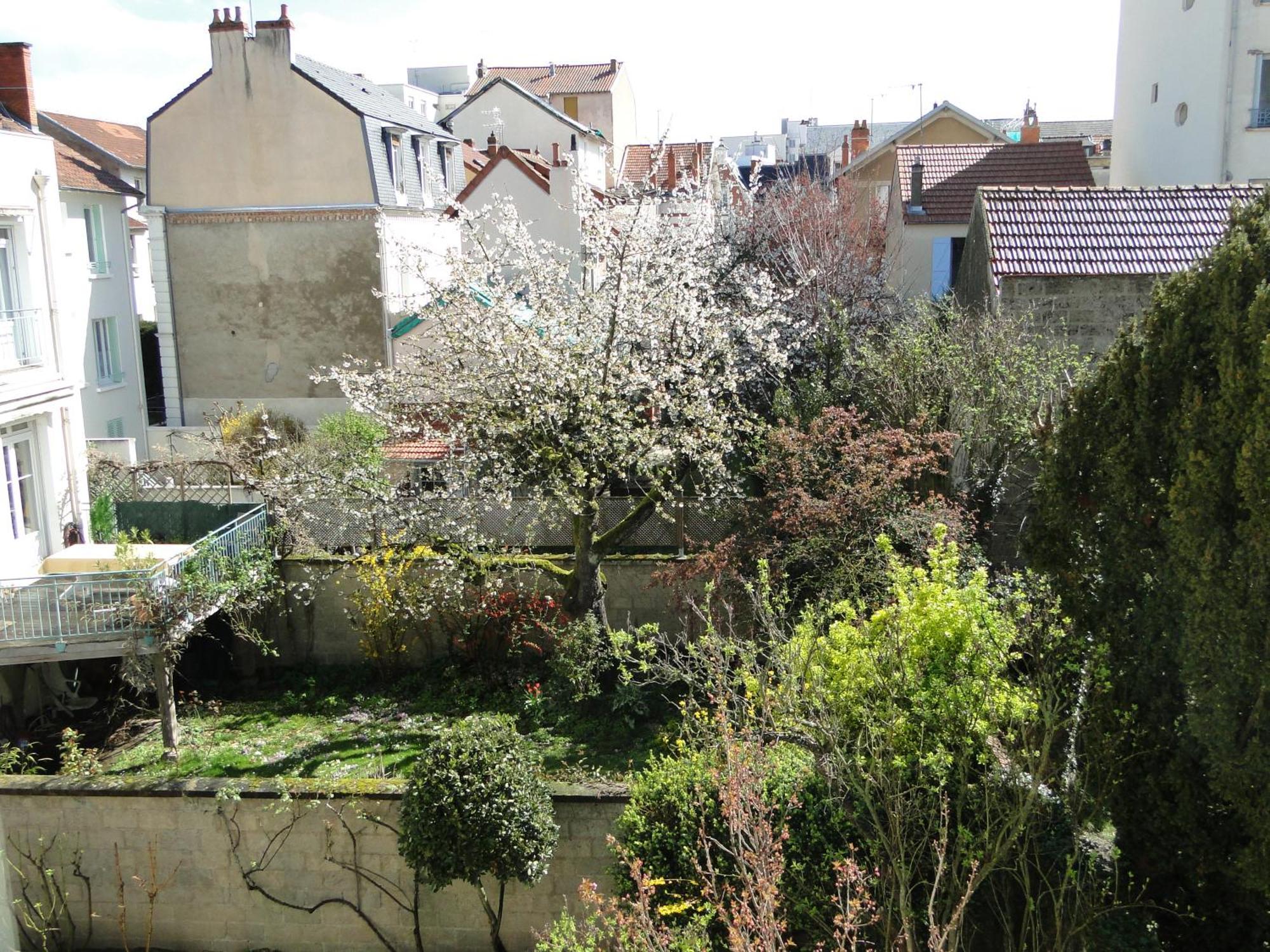 Tout Confort Et Proximite. Vichy Esterno foto